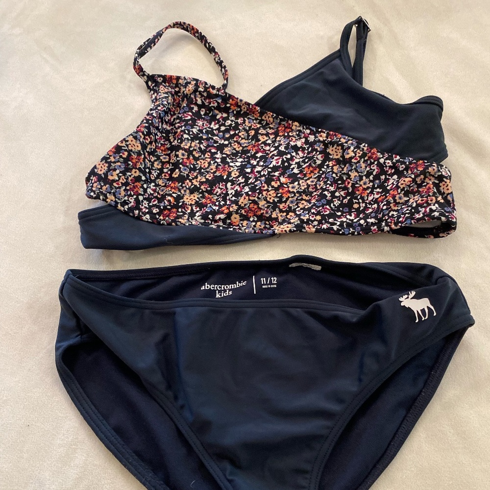 Abercrombie girls navy bikini with floral top size 11/12